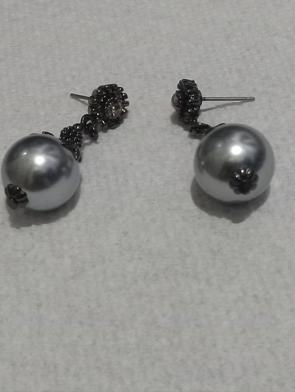 earrings - Picture 3 of 9